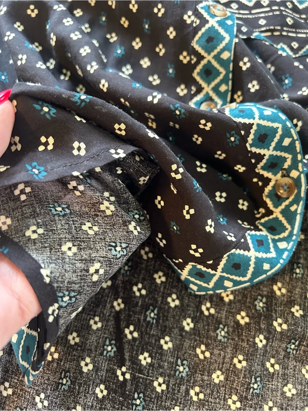 Anthropologie Akemi + Kin Black & Teal Sleeveless Button-Down Shirt - Picture 15 of 16